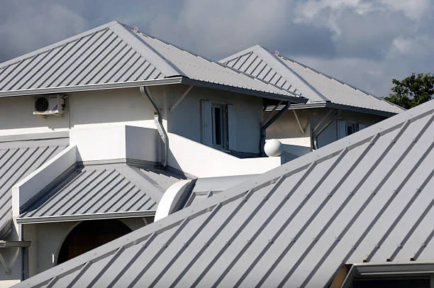 Discover why metal is the best roof for hurricane.